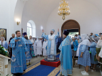 В праздник Успения Пресвятой Богородицы глава Россошанской епархии совершил Божественную литургию в Успенском храме села Старая Калитва