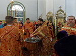 Правящий Архиерей возглавил служение Божественной литургии в храме святых апостолов Петра и Павла районного центра Репьевка