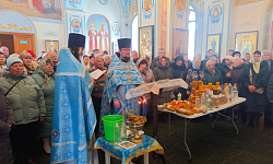 В праздник Сретения Господня в Свято-Тихоновском соборном храме города Острогожска состоялось торжественное богослужение