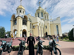 Преосвященнейший Дионисий, епископ Россошанский и Острогожский, освятил технику для участников специальной военной операции