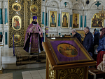 В четверг Страстной седмицы Архипастырь совершил Литургию в Свято-Ильинском кафедральном соборе города Россоши