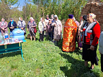 Молебен у руинированного храма села Верхний Ольшан