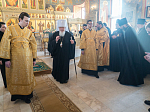 В день памяти священномученика Петра, архиепископа Воронежского, епископ Россошанский и Острогожский Дионисий сослужил митрополиту Воронежскому и Лискинскому Сергию за богослужением в Алексиево-Акатовом монастыре