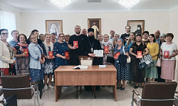 В здании Епархиального управления города Россошь прошла очередная встреча с прихожанами в рамках программы «Исследуйте Писания»