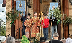 Престольные торжества в Троицком храме села Новая Калитва