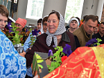 В Казанском храме поздравили женщин с Днём памяти святых жен-мироносиц