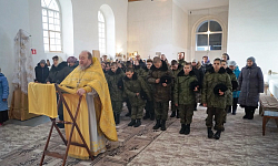 В с. Гороховка накануне присяги кадеты казачьего кадетского корпуса Матвея Платова помолились на Божественной литургии в храме Иоанна Богослова