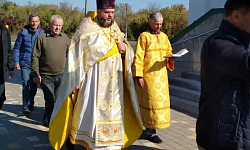 В Свято-Троицком храме села Новомеловатка Калачеевского района прошел первый братский молебен и крестный ход