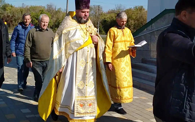 В Свято-Троицком храме села Новомеловатка Калачеевского района прошел первый братский молебен и крестный ход