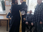 Духовное окормление: настоятель Михайло‑Архангельского храма села Воробьевка посетил насельников Березовского психоневрологического интерната