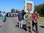 Глава Россошанской епархии принял участие в крестном ходе с чтимой иконой Божией Матери «Достойно есть» вокруг города Борисоглебска