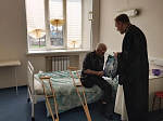 Помощник благочинного по миссионерской работе посетил Ольховатскую районную больницу