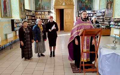 В храме святого мученика Иоанна Воина в Богучаре состоялся молебен об исцелении детей с тяжелыми заболеваниями