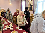 Секретарь Россошанской епархии вместе с клириками Свято‑Ильинского кафедрального собора поздравили прихожан с Днем пожилого человека