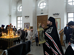 В среду четвертой седмицы Великого поста Преосвященнейший епископ Дионисий совершил Литургию Преждеосвященных Даров в храме Богоявления Господня села Сухой Донец