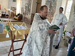 Праздничное богослужение в храме апостола Иоанна Богослова села Липчанка
