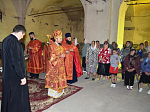 Архипастырь возглавил пасхальную утреню в храме Покрова Пресвятой Богородицы с. Ливенка Павловского благочиния