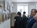 Епископ Дионисий принял участие в открытии выставки картин «Покров Пречистой над землей Воронежской» в Молодежном центре г. Россошь