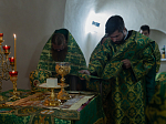 Преосвященнейший Дионисий в день памяти преподобного Серафима Саровского возглавил Божественную литургию в Костомаровском Спасском монастыре