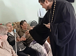 Священнослужитель поздравил участников Россошанского общества слепых с Днем пожилого человека