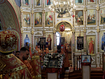 Епископ Россошанский и Острогожский Дионисий возглавил Божественную литургию в храме Архистратига Божия Михаила города Острогожска