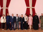 Настоятель храма преподобного Сергия Радонежского пгт. Подгоренский иерей Вячеслав Адамов благословил школьников на новый учебный год