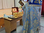 В госпитале города Павловска священнослужитель совершил молебен перед честными мощами священномученика Петра (Зверева),архиепископа Воронежского