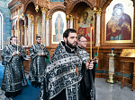 В Великий Пяток Страстной седмицы Глава Воронежской митрополии совершил совершил в Благовещенском кафедральном соборе Великую вечерню с чином изнесения Плащаницы Христа Спасителя