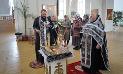 Соборная панихида в годовщину начала специальной военной операции в селе Верхний Мамон
