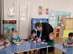 Настоятель Покровского храма с. Шапошниковка принял участие в мастер-классе в детском саду 