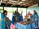 Перед местночтимой иконой Божией Матери «Достойно есть» в селе Семёновка соборно была совершена Божественная литургия