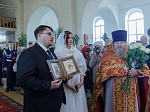 Епископ Россошанский и Острогожский Дионисий совершил венчальную Литургию в храме святителя Митрофана, первого епископа Воронежского, села Верхний Мамон