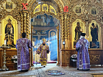 В Неделю Крестопоклонную епископ Дионисий совершил Божественную литургию в Свято-Троицком соборе Серафимо-Дивеевского монастыря в с. Дивеево Нижегородской области