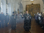 Епископ Дионисий совершил Литургию Преждеосвященных Даров в храме святителя Тихона, епископа Воронежского, Задонского чудотворца села Шубное Острогожского района