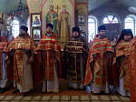 Епископ Россошанский и Острогожский Дионисий возглавил Божественную литургию в храме Архистратига Божия Михаила города Острогожска