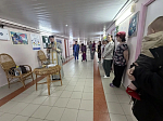 Настоятель храма в честь Всемилостивого Спаса города Россошь посетил детское отделение Россошанской ЦРБ