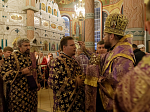 В канун праздника Воздвижения Креста Господня Преосвященнейший епископ Дионисий совершил всенощное бдение в Ильинском кафедральном соборе города Россоши