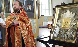 Святой образ Богородицы «Избавительница от бед» (Ташлинская) посетил Богучарский район