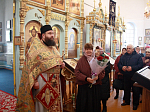 В п. Каменка прихожане поздравили священника с 16-летием священнической хиротонии