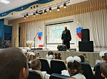 Помощник благочинного по молодежной работе иерей Димитрий Ткаченко поздравил учащихся и коллектив Калачеевской СОШ № 6 с Днем знаний
