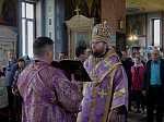 В праздник Воздвижения Креста Господня Правящий Архиерей совершил Литургию в Свято-Ильинском кафедральном соборе города Россоши