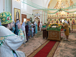 Епископ Россошанский и Острогожский Дионисий совершил Божественную литургию в храме Святого Духа с. Петренково Острогожского района