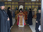 В Неделю 6-ю по Пасхе, о слепом, епископ Дионисий совершил Божественную литургию в Воскресенском соборе Белогорского мужского монастыря