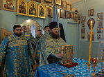 Епископ Дионисий совершил Божественную литургию в Свято-Введенском храме поселка городского типа Ольховатка