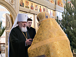 Глава Воронежской митрополии поздравил настоятельницу и сестер Алексиево-Акатовой обители со знаменательными датами - 400-летием основания обители и 30-летием возобновления монашеской жизни
