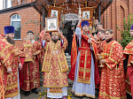 Правящий Архиерей совершил Божественную литургию в храме сщмч. Петра, митрополита Крутицкого, и освятил колокола для храмовой звонницы на малой родине святого