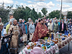 В храме Архистратига Божия Михаила города Острогожска состоялось праздничное богослужение, по окончании которого освятили мед
