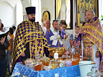Праздничное богослужение в честь Изнесения Честных Древ Животворящего Креста Господня в Казанском храме города Павловска