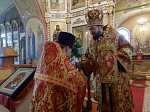 Епископ Россошанский и Острогожский Дионисий возглавил Божественную литургию в храме Архистратига Божия Михаила города Острогожска