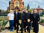 Ученики Новокалитвенской школы поздравили настоятеля Троицкого храма с Днем отца